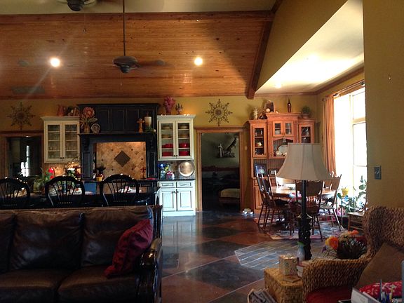 Living and Kitchen combo