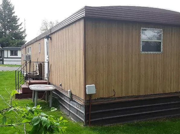 2205 Butterfield Rd Trlr 102, Yakima, WA 98901