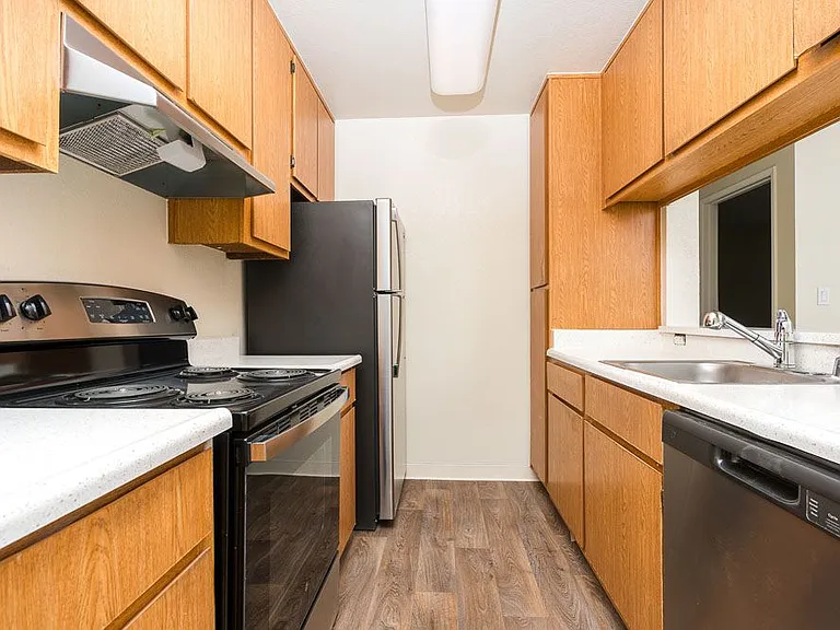 Mission Sierra Apartments — Photo 22