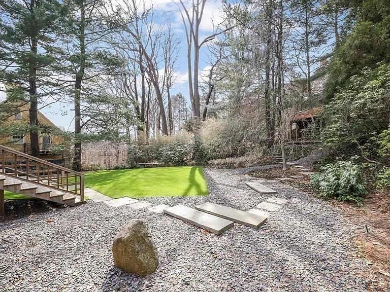 38 Cumberland Ave — Photo 31