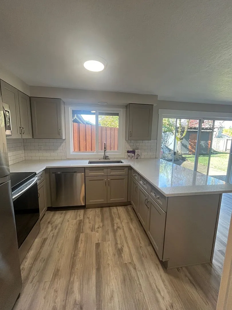 2-bedroom 2-bathroom Corner lot Duplex — Photo 3