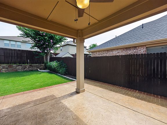 5th image of 312 Blackhaw Dr