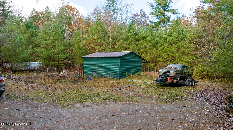 4th image of 101 Old Schuylerville Road