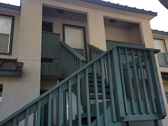 2nd image of 302 Saint Andrews S