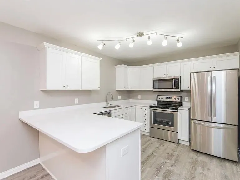 258 E 2nd St #202 — Photo 1