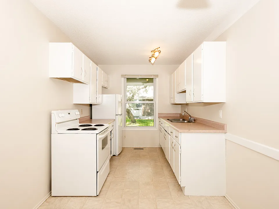 75 Oak Park Walk #67
