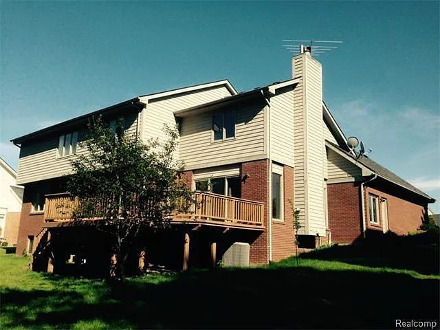 4 bed, 2.5 bath, 2889 sqft, $3,150 — Photo 2