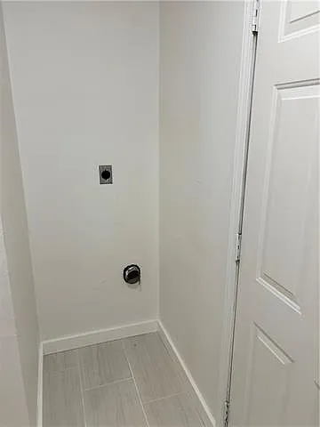 8600 International Ct — Photo 6