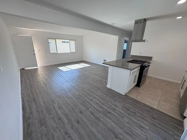 1808 MacKay Ln — Photo 3
