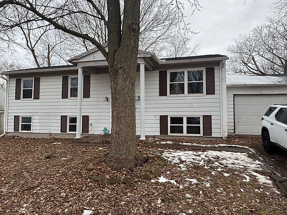 3rd image of 901 Dogwood Dr