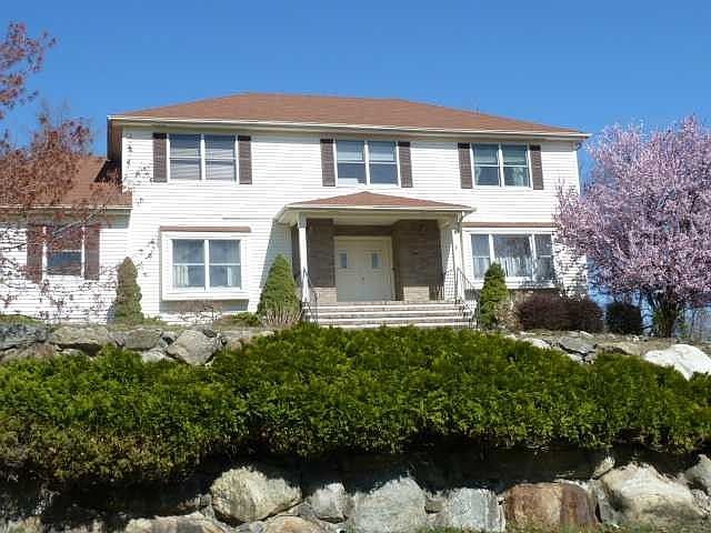 1st image of 7 Kohut St