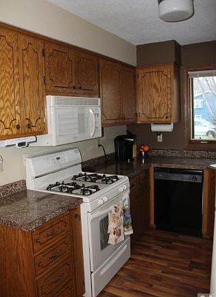 4th image of 744 8th St N