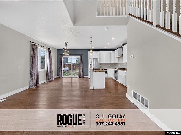 4th image of 2884 Villa Del Rey