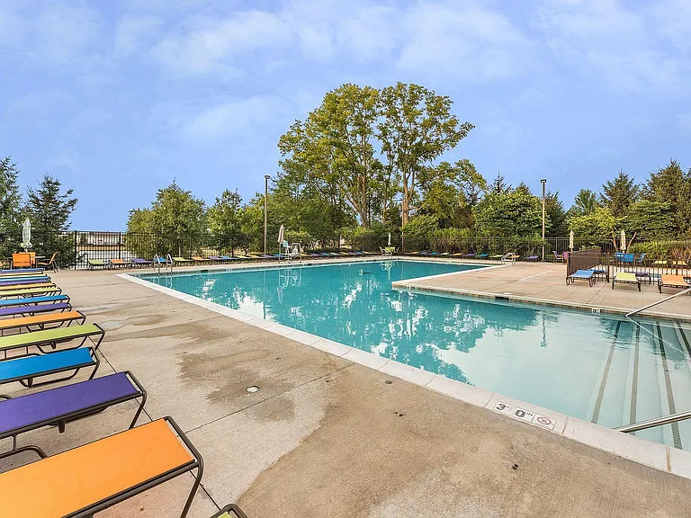 3210 Hoffman St — Photo 16