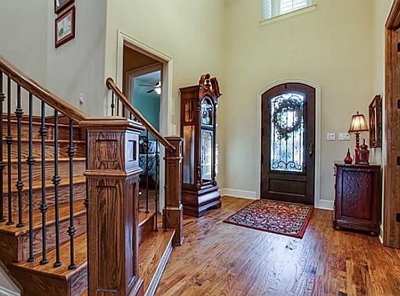2nd image of 2725 King Arthur Blvd