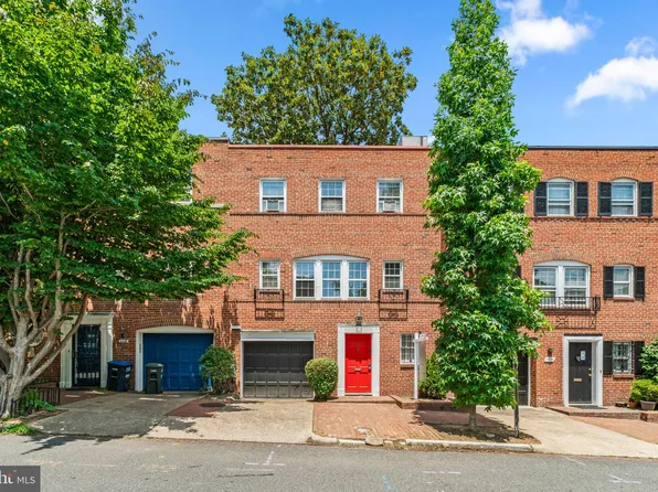 3341 Dent Pl NW, Washington, DC 20007
