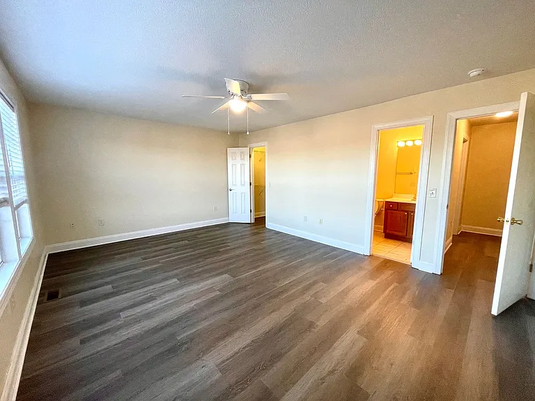 275 Barkwood St — Photo 11