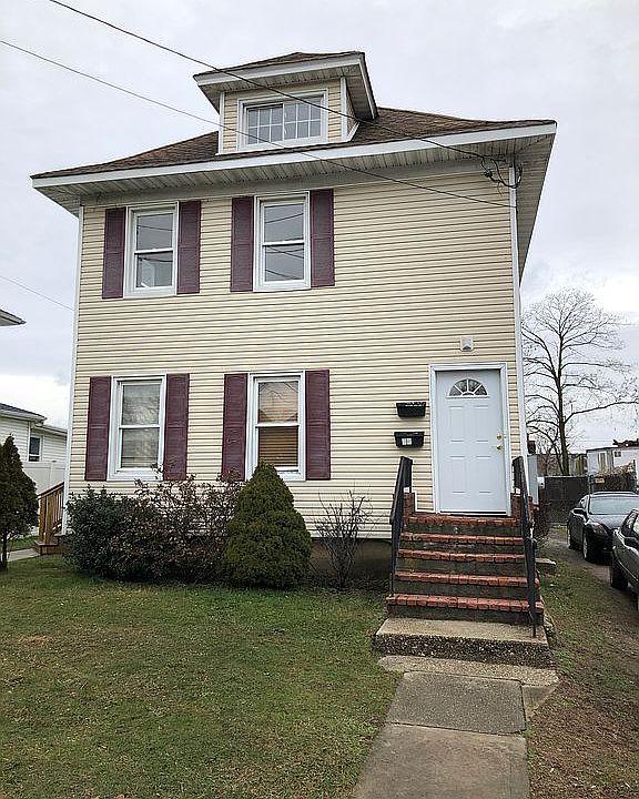 2nd image of 48 Mill St