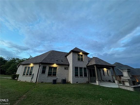 3rd image of 1477 Cappoquin Way