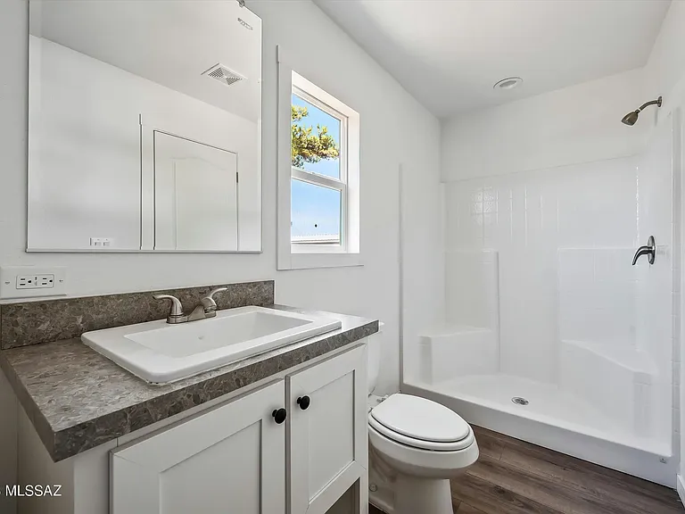 650 E Busby Dr #C — Photo 10