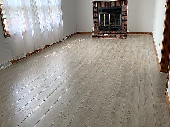 4th image of 207 Garden St