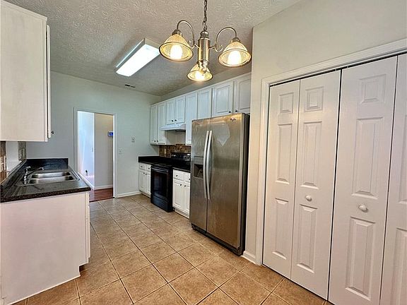 5th image of 1815 Jeffery Ct
