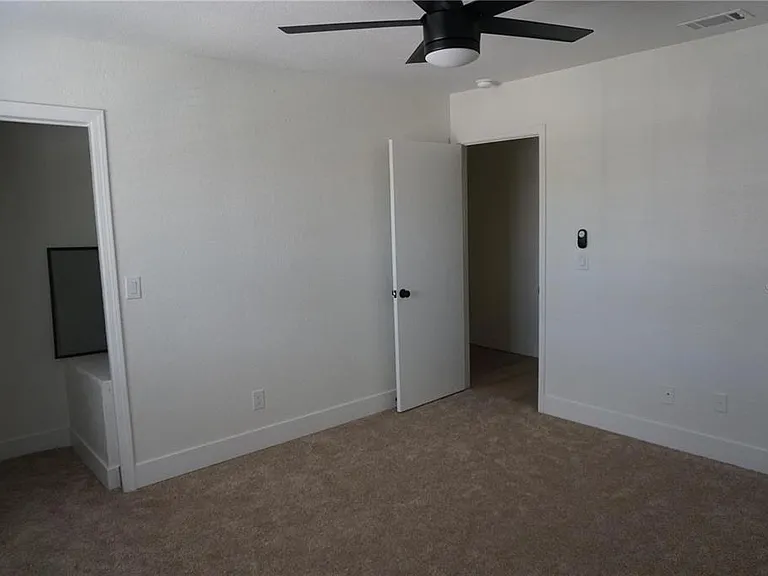 2404 Brigadoon Dr — Photo 16