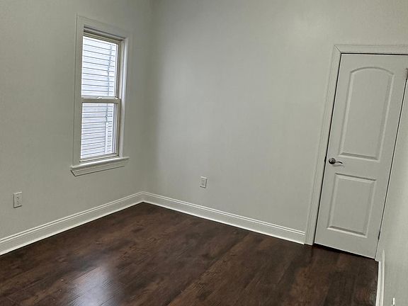 5th image of 441 S Clinton St Floor 1
