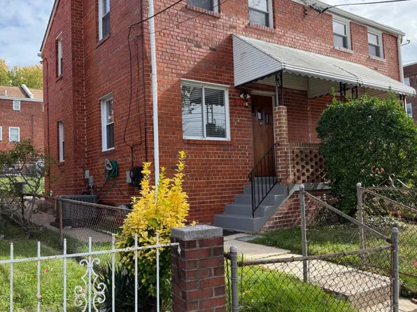 374 Chaplin St SE, Washington, DC 20019