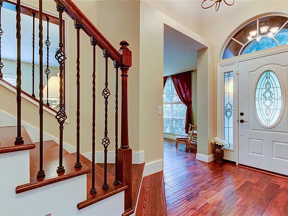5th image of 10292 Oasis Palm Dr