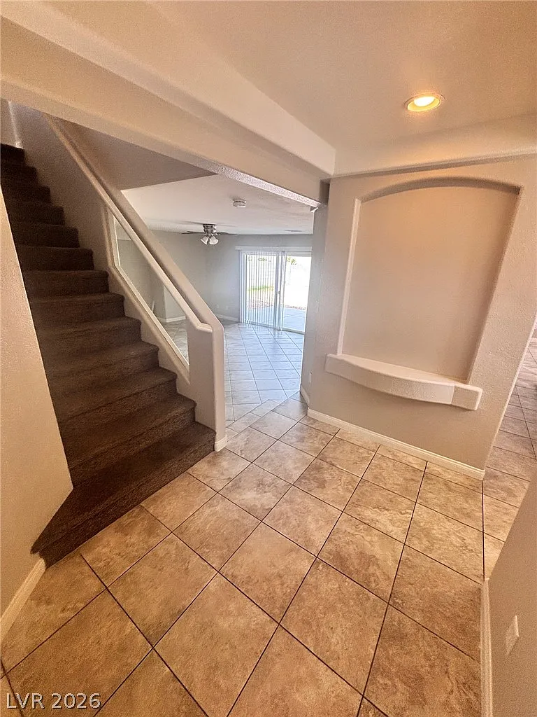 4 bed, 1807 sqft, $2,050 — Photo 2