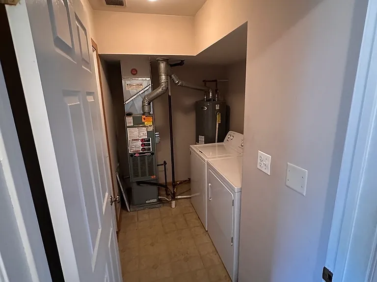 Rutland Cir — Photo 5