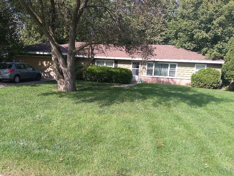 1st image of 2130 W Fairlane Ave