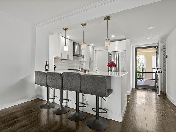 4th image of 2310 S Cypress Bend Dr APT 201