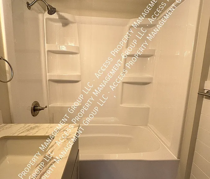 8928 Loveless Dr NE — Photo 18