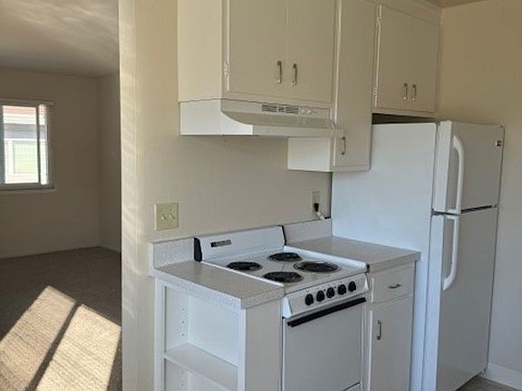 4th image of 620 Masonic Way APT G