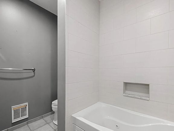 3rd image of 509 Bogart Pl #B