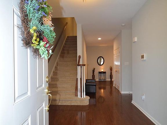 3rd image of 131 Sirius Dr