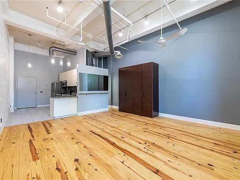210 Walker St SW #1 — Photo 5