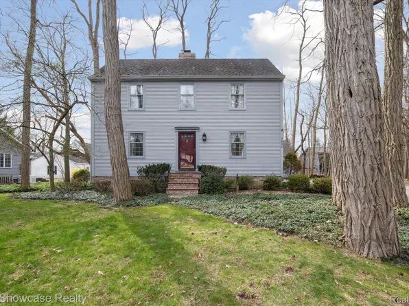 2095 E Nalone, Wixom, MI 48393