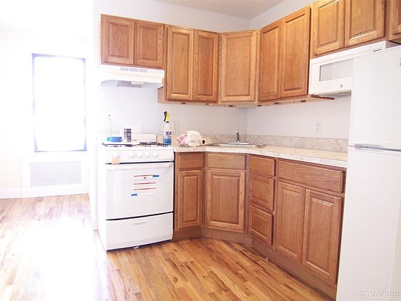 3rd image of 443 W 49th St APT 5E