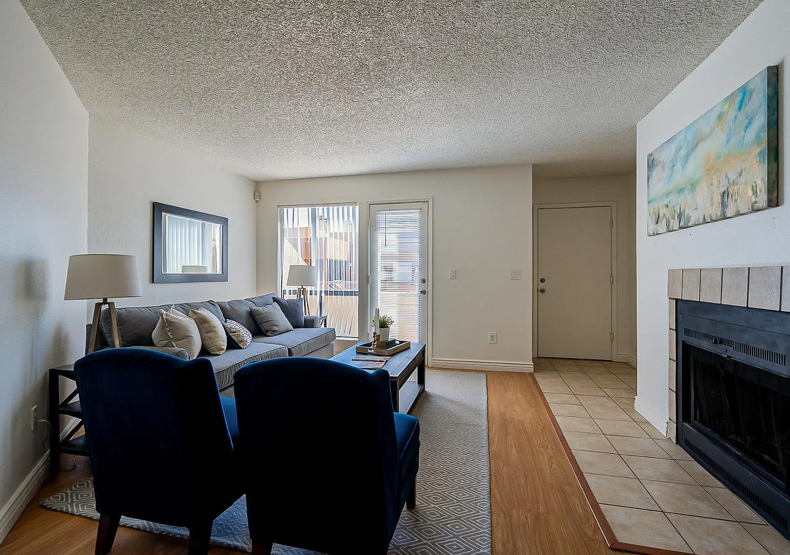 2 bed, 2.0 bath, 865 sqft, $1,395 — Photo 4