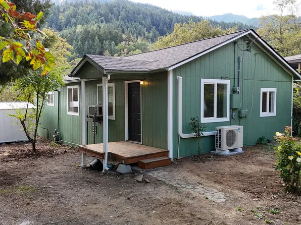 481 SW 4th St, Canyonville, OR 97417