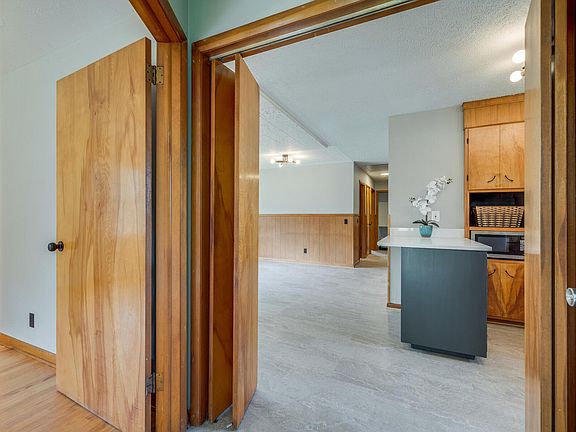 3rd image of 657 Mayfield Ave