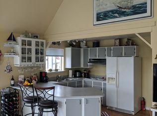 1270 Halsey Dr, Coupeville, WA 98239