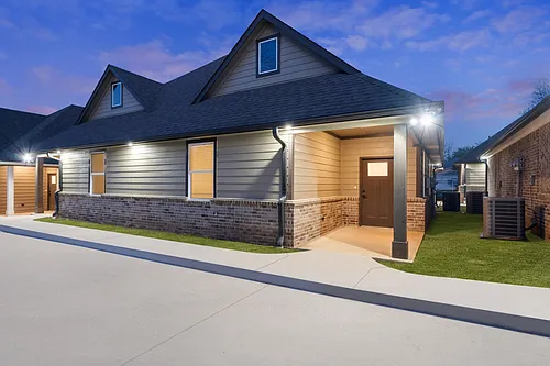 216 W McCurtain Ave #B Photo 1 216 W McCurtain Ave #B Photo 1