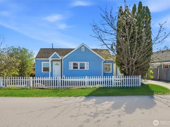 9910 272nd Street NW, Stanwood, WA 98292