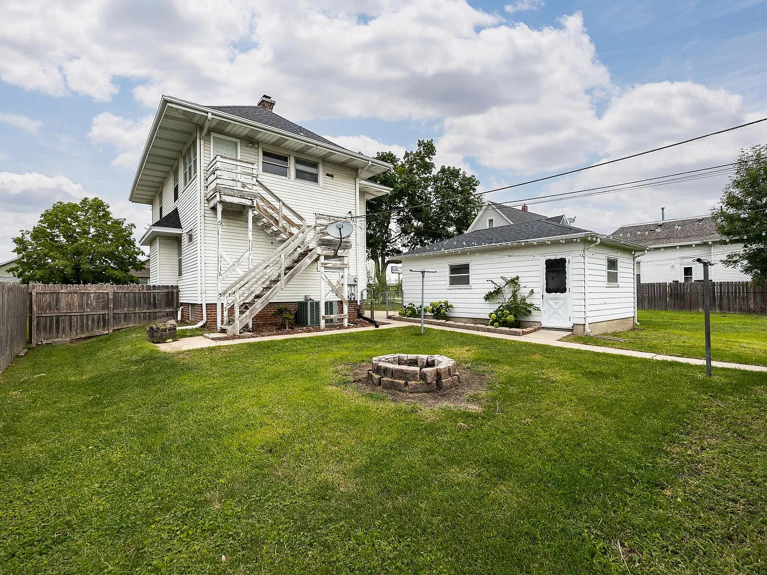 413 4th Ave SW — Photo 3