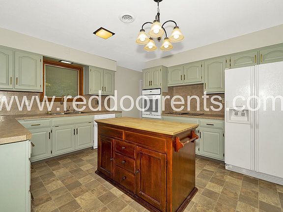 2nd image of 6046 Dorsett Pl