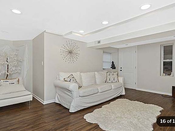2nd image of 2253 S Central Park Ave #B